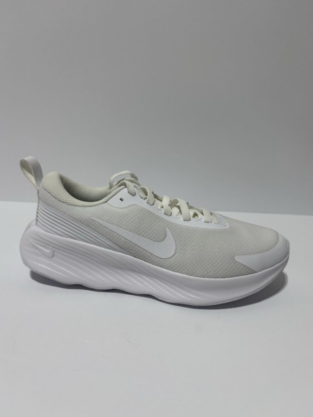 Nike Women’s Promina Walking Shoes White, Size 8.5 M